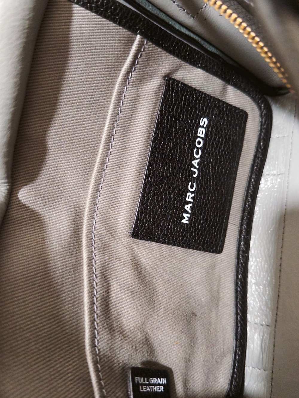 Marc Jacobs Black Leather 'The Tote Bag' Top-Handle Crossbody - Picture 5 of 6